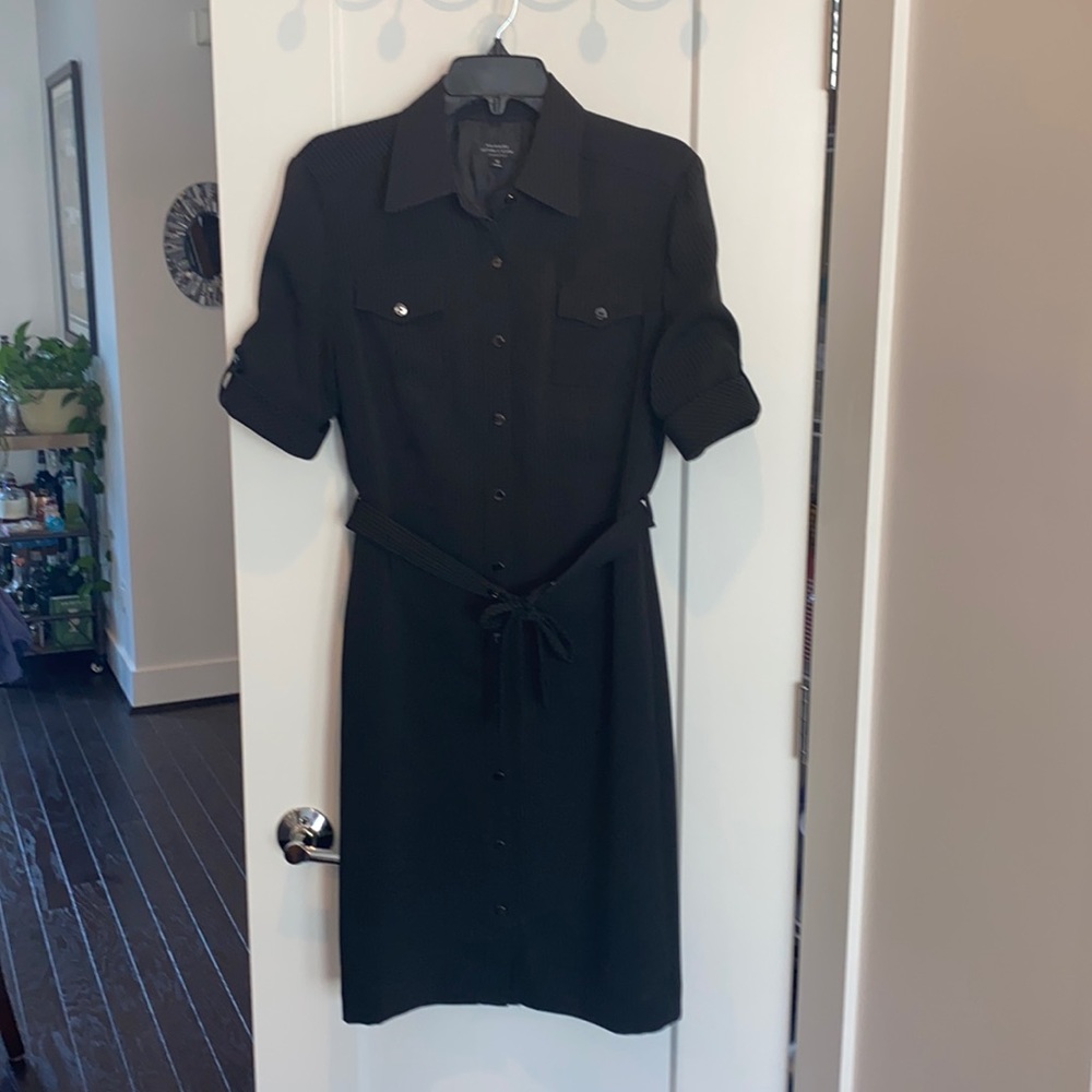 Tahari belted shirt dress size 10 black pinstripe